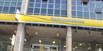 Atitude suspeita leva PM a abordagem em agência bancária