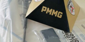 Homem invade celular de mulher e é preso