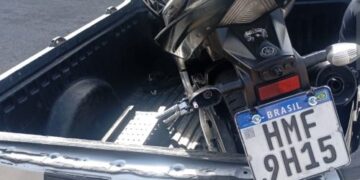 Motociclista foge da polícia e é detido após perseguição