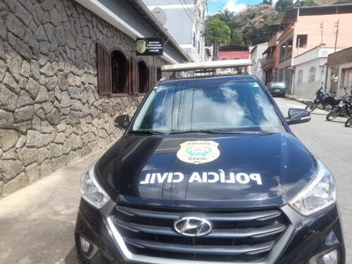 Homem é preso após ameaçar matar companheira