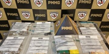 PM apreende adolescentes, drogas e munições