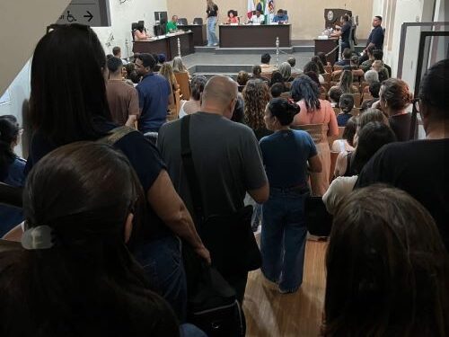 Servidores municipais pressionam vereadores de Ouro Branco