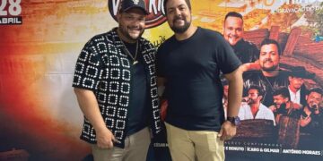 Zé Ricardo e Thiago recepcionados em Lafaiete pela direção do Complexo Villa Rica, vice-prefeito Marcelo e esposa, e a vereadora Gina Costa