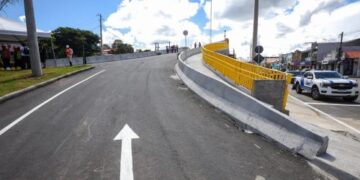 Carandaí inaugura viaduto e celebra 102 anos de emancipação