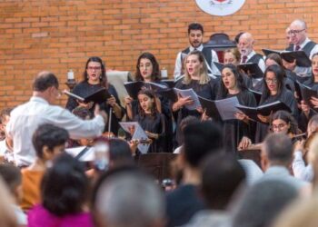 Coral revive tradição da Sexta-Feira Santa em Congonhas