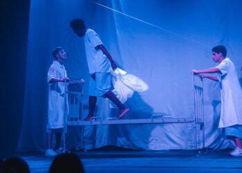 Espetáculo revive memória do Holocausto Brasileiro