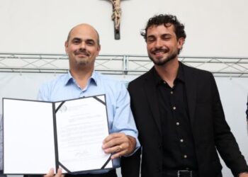 Capital simbólica e escrituras marcam agenda regional do governo