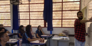 Minas Gerais fica abaixo das metas e trava ensino integral