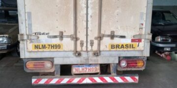 Caminhão é furtado na madrugada em Lafaiete