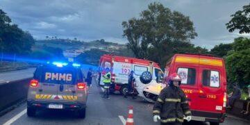 Capotamento na BR-040 mata jovem e deixa dois feridos