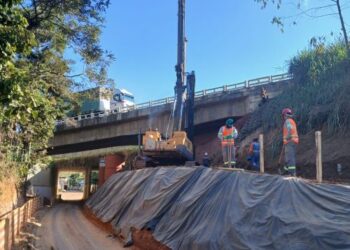 Obras na BR-040 mudam o tráfego com operação pare e siga