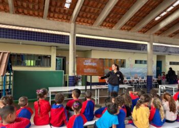 “Abril Laranja” reúne escolas e amplia cuidado com animais