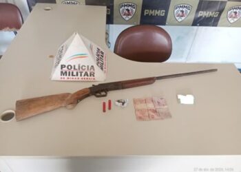 Denúncia leva à apreensão de arma e droga em Ouro Branco