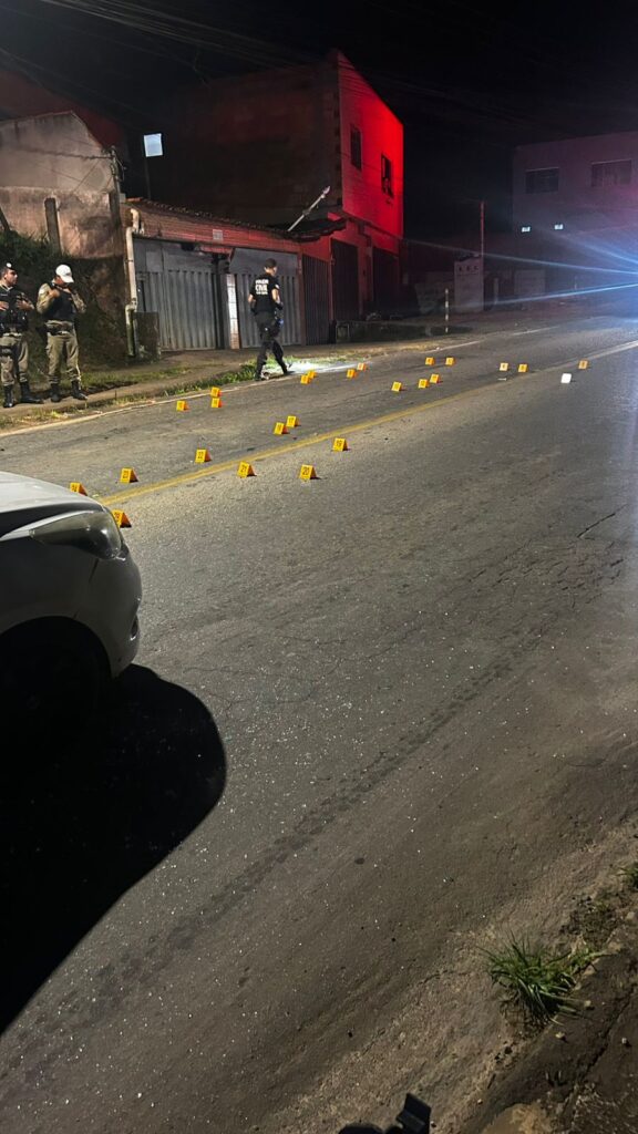Dezenas de tiros foram disparados 