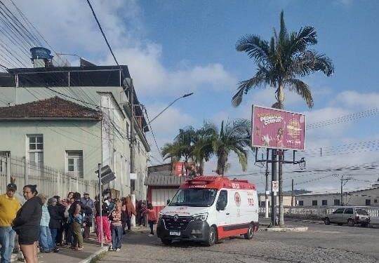 Idosa passa mal em fila de banco em Carandaí