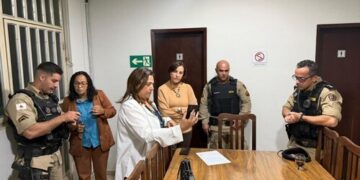 Pastor usa Tribuna da Câmara para discursos de injúria misógina e ataques às mulheres