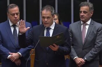 Glaycon Franco assume mandato e reforça bancada mineira