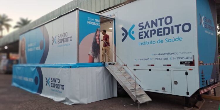 Carreta da Saúde  atende pacientes à espera de exames em Lafaiete