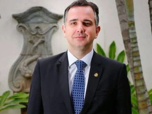 Pacheco adia decisão e trava disputa em Minas